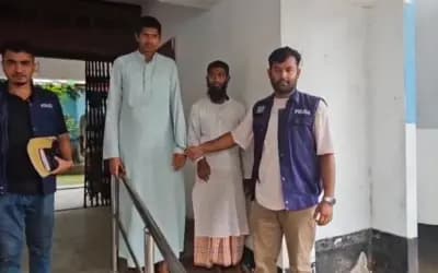 মাদ্রাসা ছাত্রকে ধর্ষণের অভিযোগে শিক্ষকসহ গ্রেফতার ৫