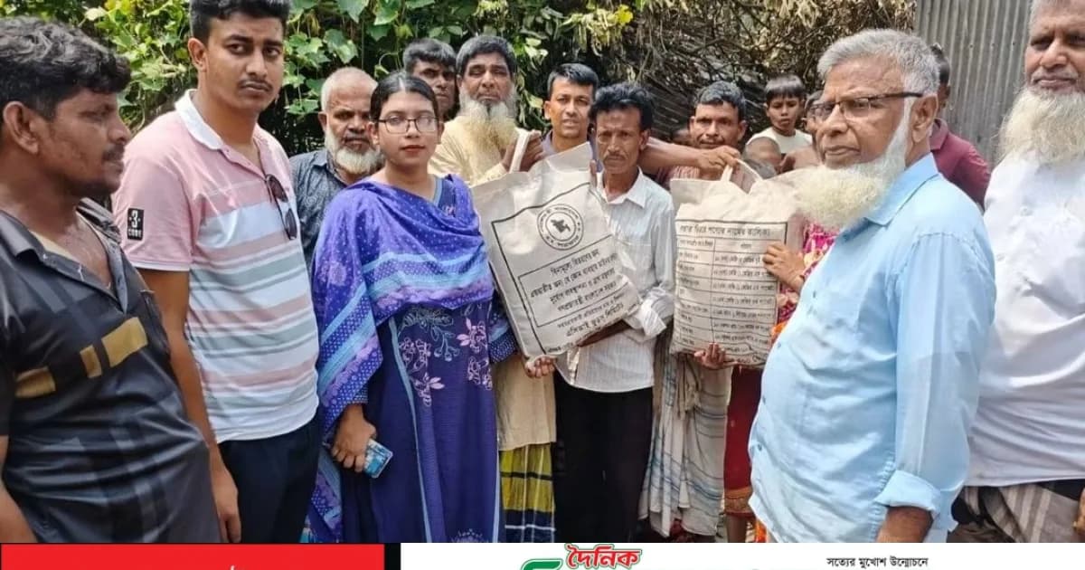 সিংড়ায় অগ্নিকাণ্ডে ক্ষতিগ্রস্ত প্রতিবন্ধী সবুজের পাশে উপজেলা প্রশাসন