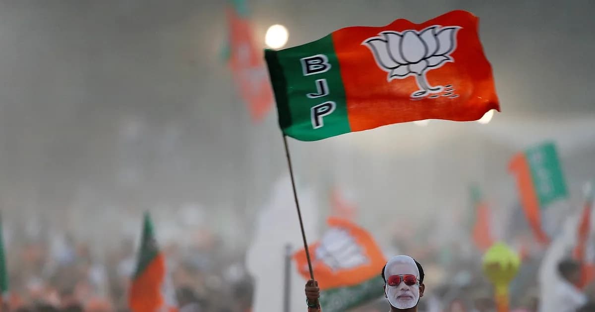 কোণঠাসা বিজেপি আবার কট্টর হিন্দুত্বে ঝুঁকছে