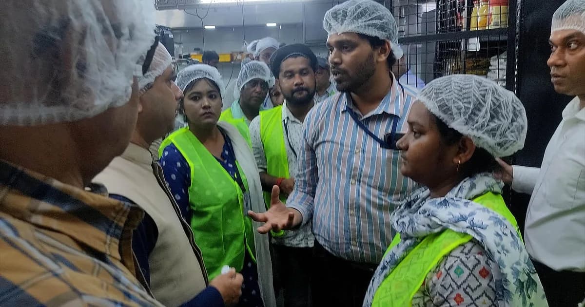 কলকাতায় খাদ্য সুরক্ষা অভিযান, ৪০ রেস্তোরাঁর লাইসেন্স স্থগিত