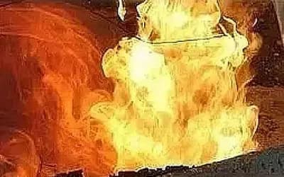 ধানমন্ডির পর মহাখালীর একটি ভবনে আগুন