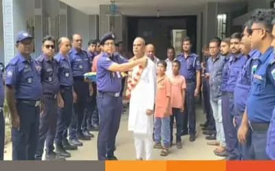 সিরাজগঞ্জে পুলিশ কনস্টেবল রওশন আলীকে রাজকীয় বিদায়