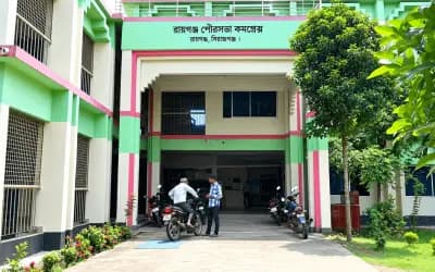কর্মকর্তা সংকটে সিরাজগঞ্জের রায়গঞ্জ পৌরসভা স্থবির ঃ সেবা না পেয়ে ভোগান্তিতে পৌরবাসী