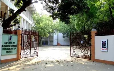 নতুন লিফটের ব্যবস্থা করার দাবি ডাকসুর, ডিন বললেন ‘মিথ্যাচার’