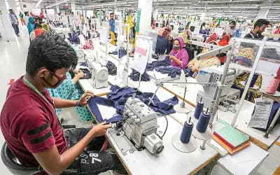 পোশাক কারখানায় ‘ভূত’ আতঙ্ক, নেপথ্যে কী