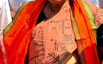 নন্দীগ্রামে বিজেপির প্রার্থী শুভেন্দুর নিহত ব্যক্তিগত সহকারীর মা