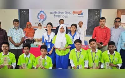 সিরাজগঞ্জে বিজ্ঞান বিতর্ক উৎসবে চ্যাম্পিয়ন বনোয়ারী লাল উচ্চ বিদ্যালয়