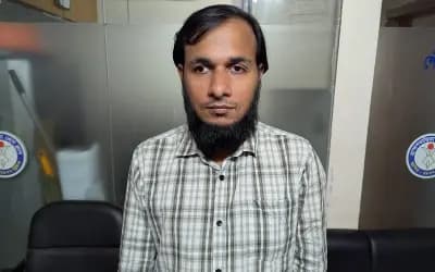 করুণা নয়, মেধা ও যোগ্যতার ভিত্তিতে একটি চাকরি চান দৃষ্টিপ্রতিবন্ধী মিজান
