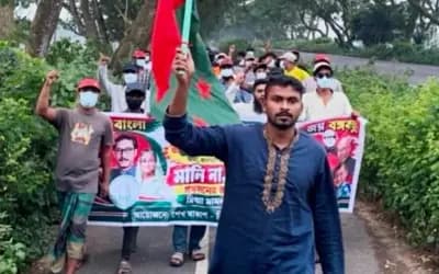 সিরাজগঞ্জে মহাসড়কে যুবলীগের ঝটিকা মিছিল, স্লোগান ‘শেখ হাসিনা আসবে’