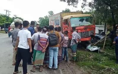 উল্লাপাড়ায় সড়ক দুর্ঘটনায় যুবক নিহত
