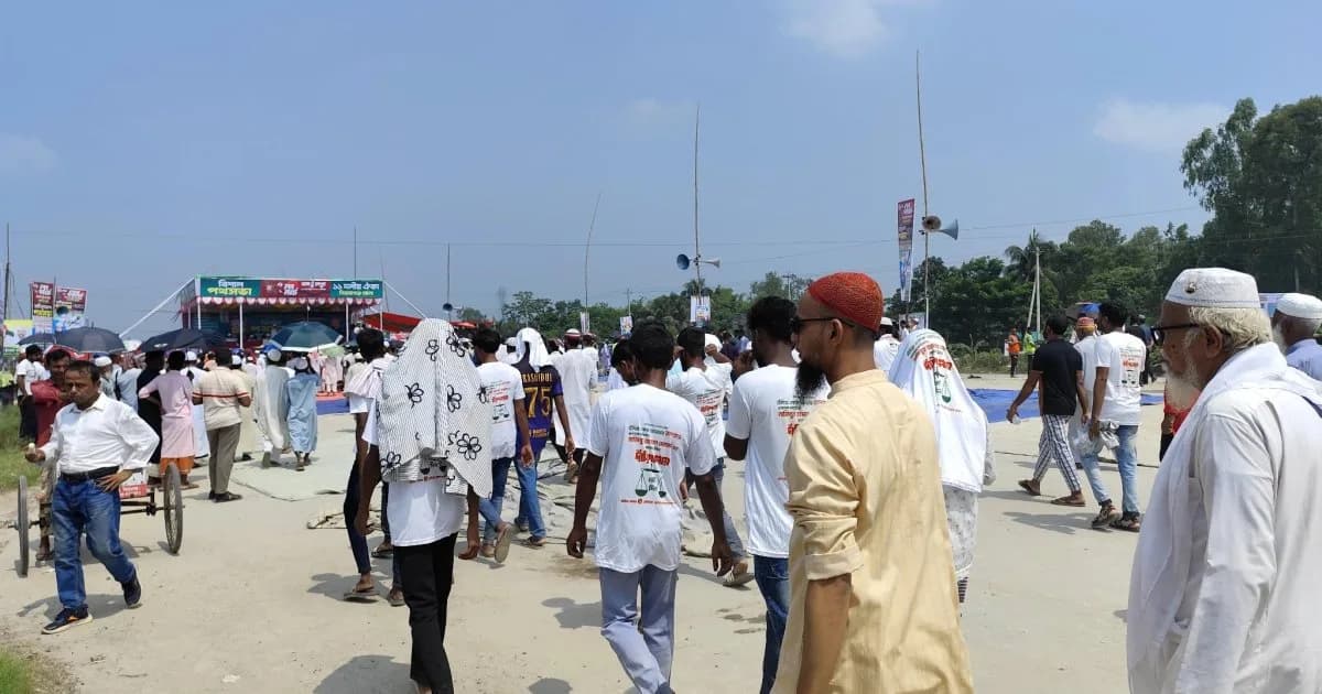 সিরাজগঞ্জে গরমের মধ্যেই লংমার্চের পথসভায় জড়ো হচ্ছেন ১১ দলের নেতাকর্মীরা