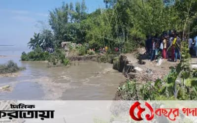 সিরাজগঞ্জে যমুনায় আবারও ভয়াবহ ভাঙন বিলীনের পথে জনতা উচ্চ বিদ্যালয়