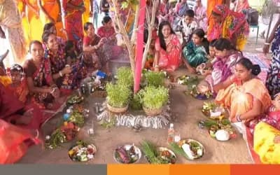 সিরাজগঞ্জে ক্ষুদ্র নৃগোষ্ঠী মাহাতো সম্প্রদায়ের ঐতিহ্যবাহী ‘করম পরব’ উদযাপন