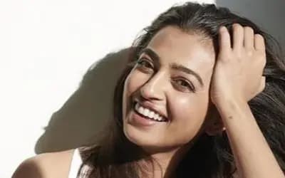 অন্তরঙ্গ দৃশ্য ফাঁসের পর ৪ দিন বাড়ি থেকে বের হতে পারেননি রাধিকা আপ্তে