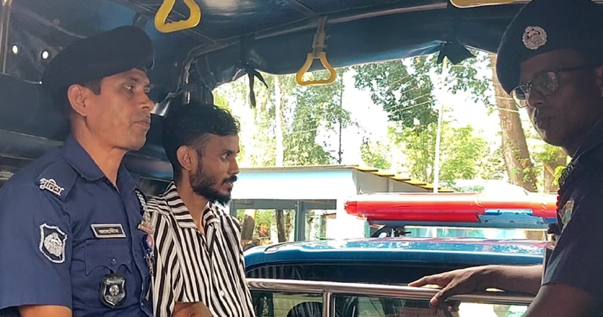 সিরাজগঞ্জে রিভলবার-গুলিসহ যুবক গ্রেফতার