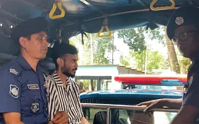 সিরাজগঞ্জে রিভলবার-গুলিসহ যুবক গ্রেফতার