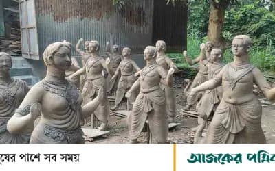 ভদ্রঘাট পালপাড়ায় তুমুল ব্যস্ততা, লাভের মুখ দেখছেন না কারিগরেরা