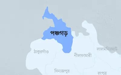 তেঁতুলিয়ায় জালে উঠে এল ১২ ফুট লম্বা অজগর