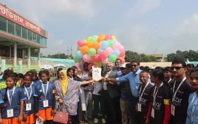 রাজশাহী পর্বের রঙিন সূচনা, কিশোরীদের উৎসাহ দিলেন শিউলি আজিম