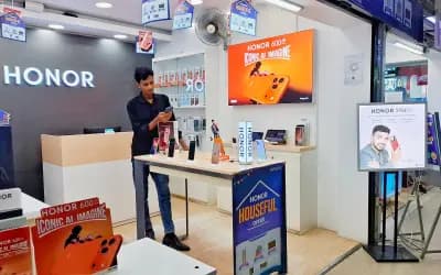 দেশের বাজারে আইফোন ১৮ ও নতুন অনেক ফোন