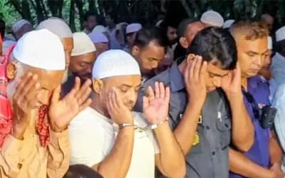 হাতকড়া পরে মায়ের জানাজায় আ.লীগ নেতা