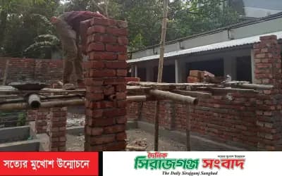 শাহজাদপুরে কোটি টাকার সরকারি খাস জমি দখল করে নির্মাণকাজ, সরঞ্জাম জব্দ