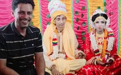 ১৫৬ অসহায় মেয়ের বিয়ে, বাবার দায়িত্ব পালন করে দৃষ্টান্ত গড়লেন মামুন বিশ্বাস