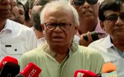 পরিবহন খাতে মাফিয়াতন্ত্রের অবসান ঘটানোর আহ্বান রিজভীর