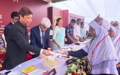 সিরাজগঞ্জে ৮৫২ মেধাবী শিক্ষার্থী পেল বৃত্তি ও সন্মাননা সনদ | জাতীয় | বাংলাদেশ সংবাদ সংস্থা (বাসস)