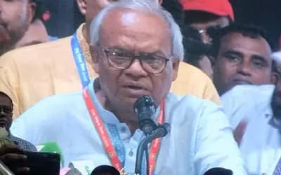 ফ্যাসিবাদী আমলে বইয়ে ব্যক্তির গুণকীর্তন ও ছবি রাখাকে প্রাধান্য দেওয়া হতো: রিজভী
