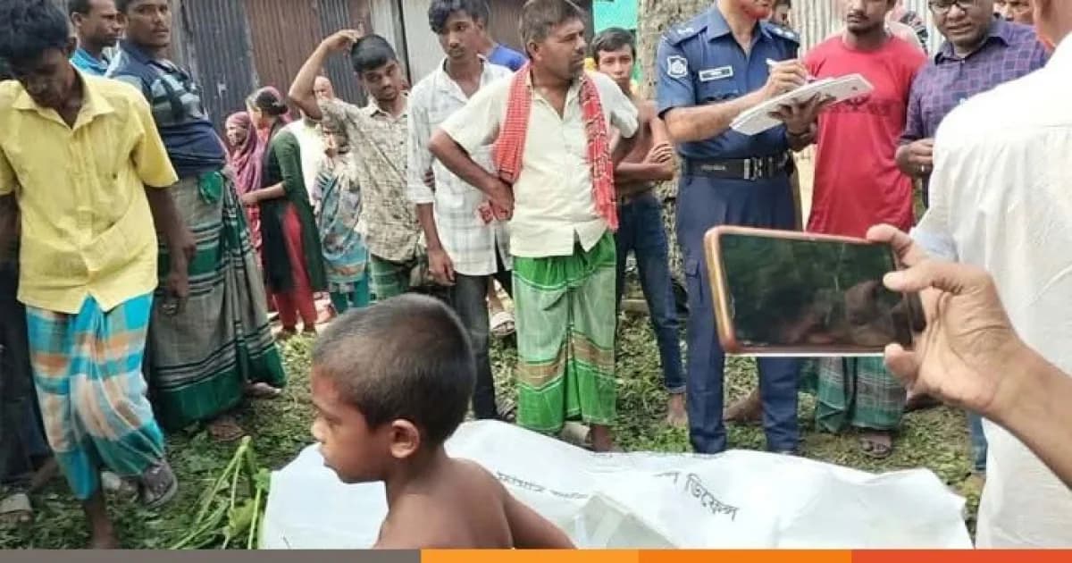 সিরাজগঞ্জে নারিকেল গাছ পরিষ্কার করতে উঠে বিদ্যুৎস্পৃষ্টে যুবকের মৃত্যু