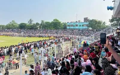 জয়পুরহাটে ফুটবলের ফাইনাল দেখতে ভিড়, স্টেডিয়াম ছাপিয়ে দর্শক ছাদ-চিলেকোঠায়