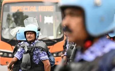 কড়া নিরাপত্তায় থমকে আছে দিল্লি