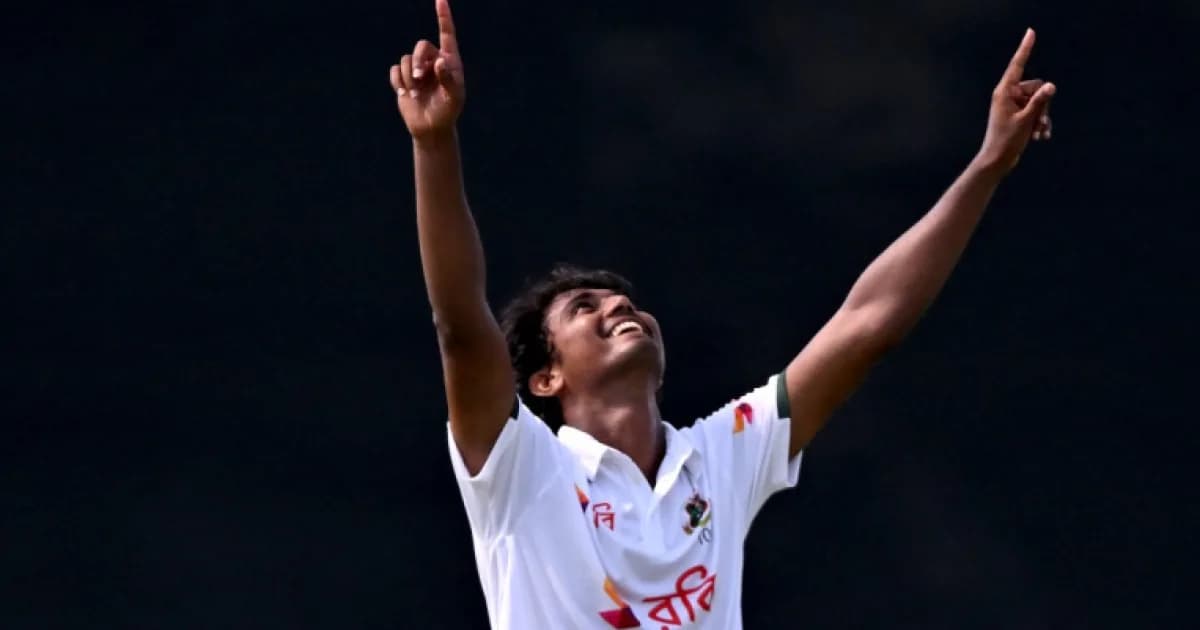 পেসার হিসেবে হ্যাটট্রিক করে হাসানের ইতিহাস 