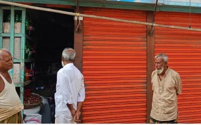 শাহজাদপুরে দোকানের টিন কেটে মুদির দোকানে লক্ষাধিক টাকার মালামাল চুরি