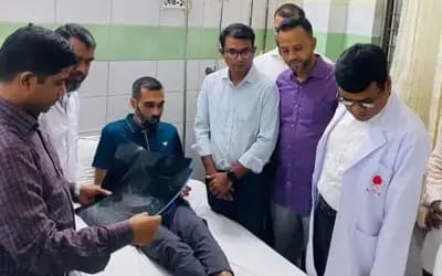 খুলনার সেই সাইফুলের চিকিৎসার দায়িত্ব নিলেন প্রধানমন্ত্রী