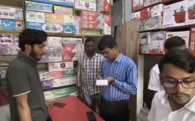 শাহজাদপুরে গ্যাসের সিলিন্ডারের দাম নিয়ন্ত্রণে ভ্রাম্যমাণ আদালতের অভিযান