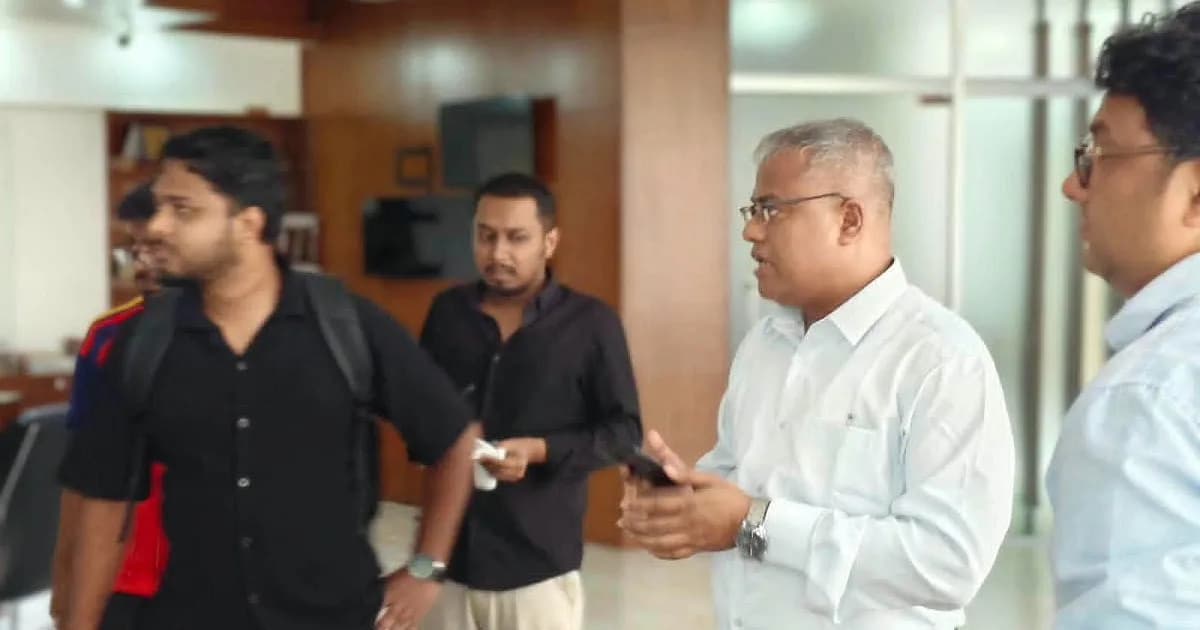 চুয়েটের আন্দোলনে ‘রাজনীতি’ দেখছেন সরকারের কেউ কেউ, শিক্ষার্থীরা বলছেন ভিন্ন কথা