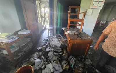 নেত্রকোনায় গ্রামীণ ব্যাংকের একটি শাখায় গভীর রাতে দুর্বৃত্তদের আগুন