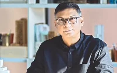 শহরের চাপ সামলাতে নতুন নগরায়ণ ভাবনা প্রয়োজন