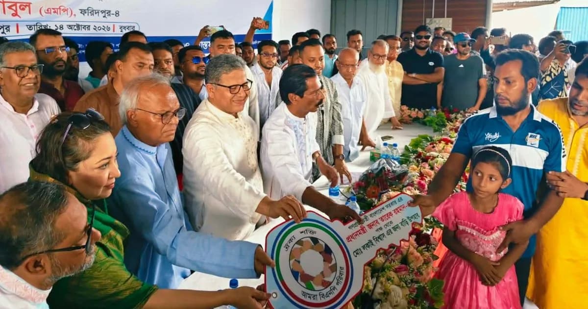 অসহায় ব্যক্তিকে ঘর উপহার দিলেন প্রধানমন্ত্রী