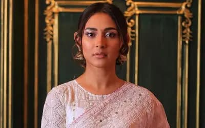 মেহজাবীনের প্রশ্ন, ‘অন্যের অসম্মান কবে থেকে আমাদের আয়ের উৎস হলো?’