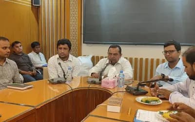রায়গঞ্জে ডেঙ্গু প্রতিরোধে মতবিনিময় সভা ও মশারি বিতরণ