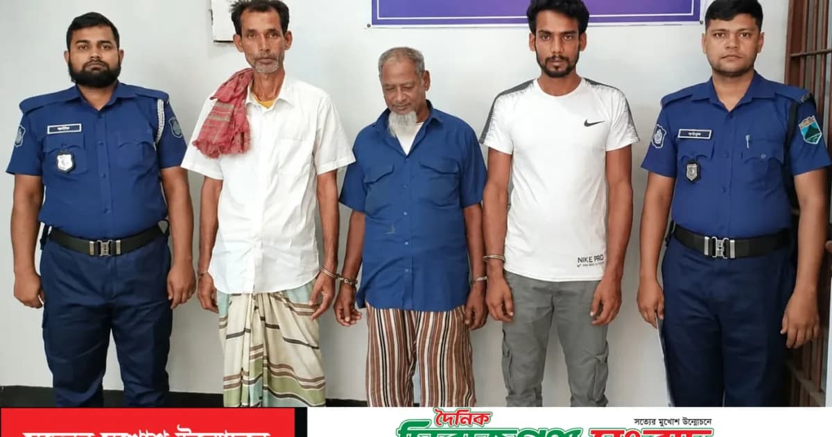 চারঘাটে ছিনতাই হওয়া অটোভ্যানের মালামাল সহ গ্রেফতার ৩