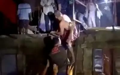 জনতার হাতে ধরা পড়লেন মূল অভিযুক্ত, জামায় ছিল রক্তের দাগ