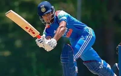 ৪১ বলে ৮৫ রানের পর ১০০ বলে ১৫১, চমক দেখাচ্ছেন রাহুল দ্রাবিড়ের ছেলে