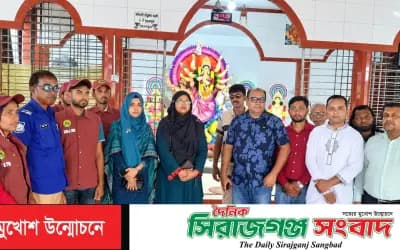 পাবনার ভাঙ্গুড়া উপজেলা প্রশাসনের কর্মকর্তারা পুজামণ্ডপ পরিদর্শন