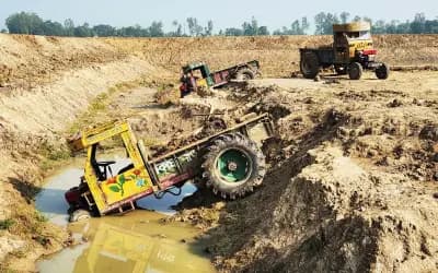 সিরাজগঞ্জের তাড়াশে অবৈধভাবে পুকুর খনন করায় ৩ লাখ টাকা জরিমানা