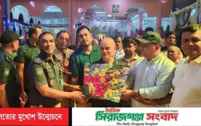 বেলকুচিতে দুর্গাপূজার মণ্ডপ পরিদর্শন করলেন পুলিশ সুপার সাইফুল ইসলাম সানতু