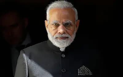 নিজের পাতা ফাঁদে নিজেই পড়ল মোদি সরকার